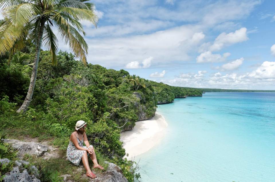 Lifou : Entre plages et falaises